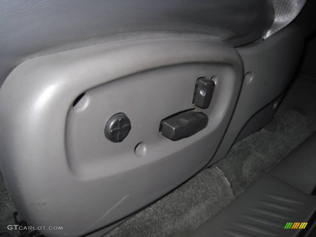 2002 Envoy SLT 4x4 - Indigo Blue Metallic / Medium Pewter photo #21