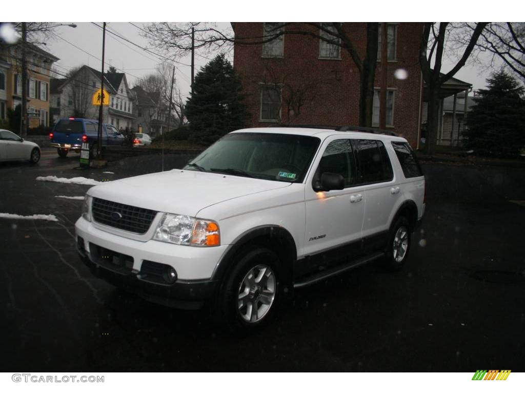 2002 Explorer XLT 4x4 - Oxford White / Medium Parchment photo #1