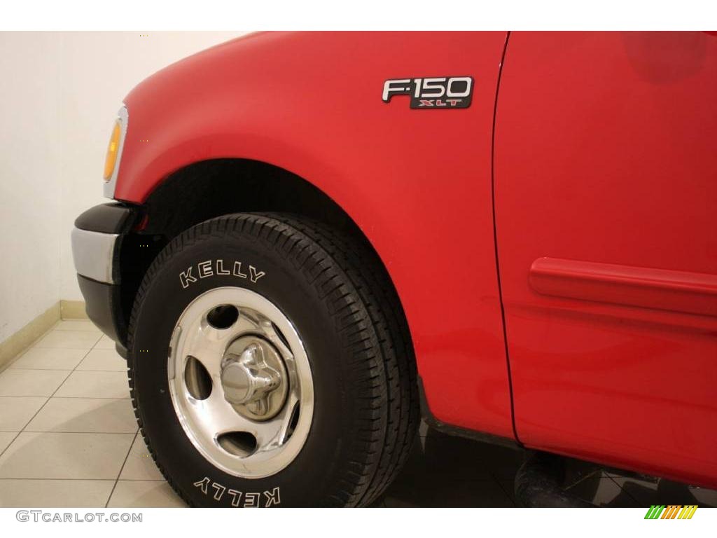 2003 F150 XLT SuperCab - Bright Red / Medium Graphite Grey photo #17