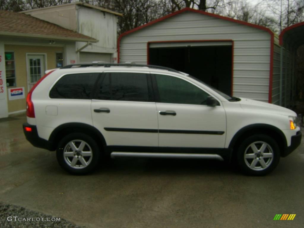 2003 XC90 2.5T AWD - White / Taupe/Light Taupe photo #3