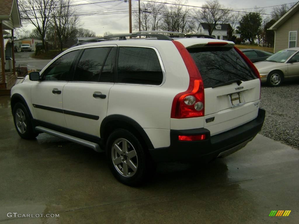 2003 XC90 2.5T AWD - White / Taupe/Light Taupe photo #6