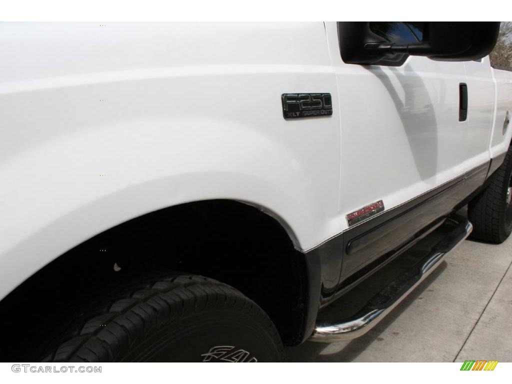 2003 F250 Super Duty XLT SuperCab 4x4 - Oxford White / Medium Flint Grey photo #13