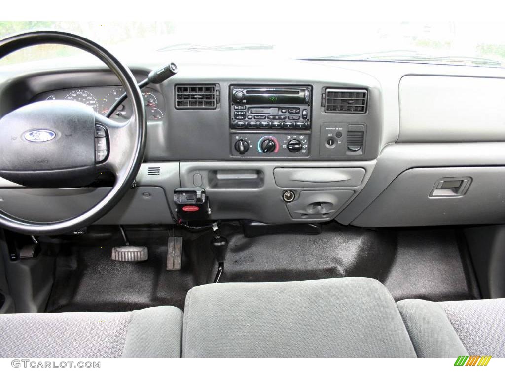 2003 F250 Super Duty XLT SuperCab 4x4 - Oxford White / Medium Flint Grey photo #46