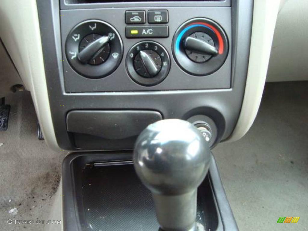 2001 Elantra GLS - Champagne / Beige photo #13
