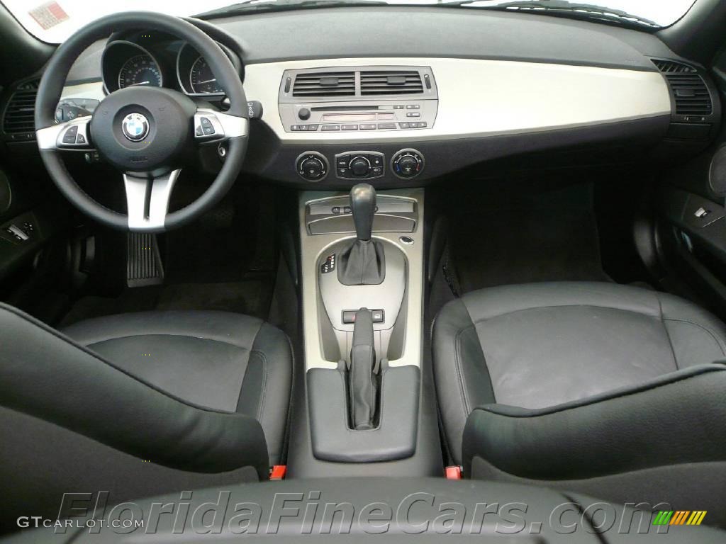 2003 Z4 2.5i Roadster - Titanium Silver Metallic / Black photo #17