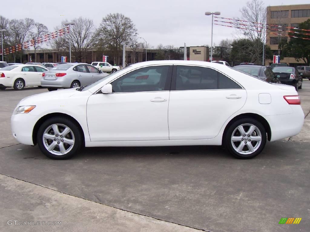 2008 Camry LE - Super White / Ash photo #2