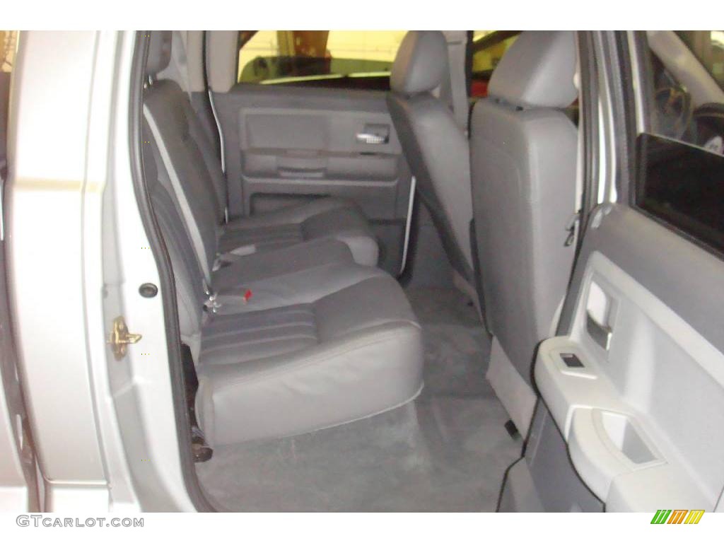 2005 Dakota Laramie Quad Cab 4x4 - Bright Silver Metallic / Medium Slate Gray photo #6