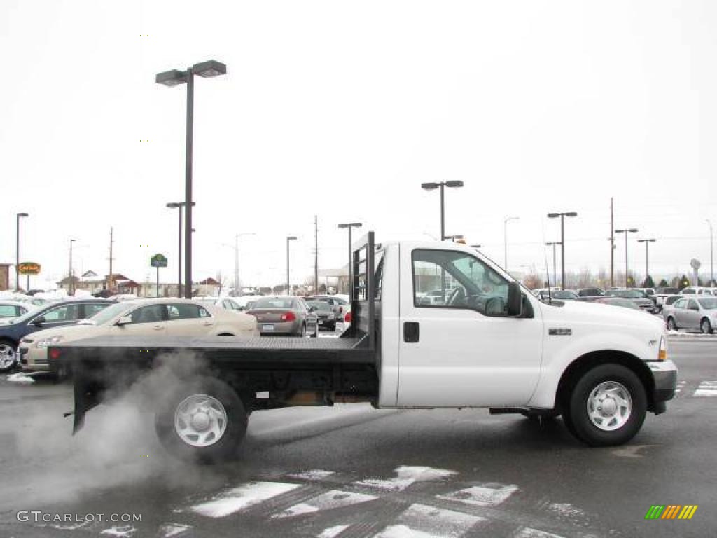 2002 F350 Super Duty XL Regular Cab Chassis - Oxford White / Medium Flint photo #4