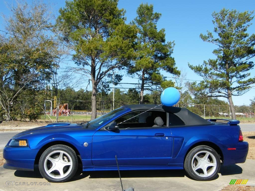 2004 Mustang GT Convertible - Sonic Blue Metallic / Dark Charcoal photo #2