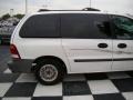 Vibrant White - Windstar LX Photo No. 32