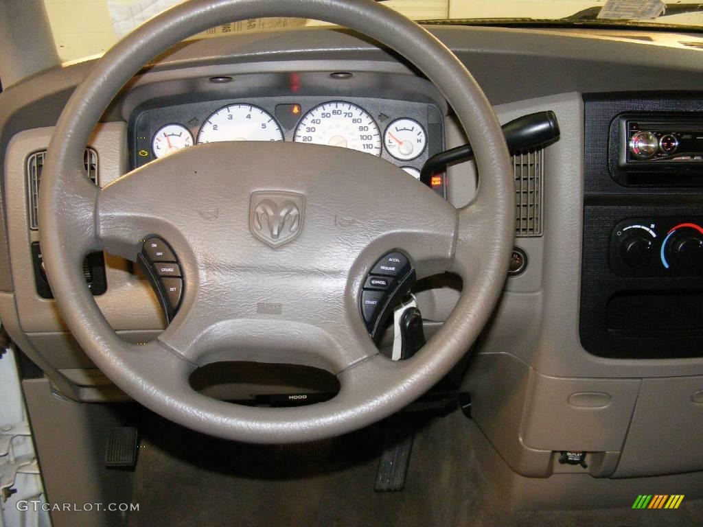 2003 Ram 1500 SLT Quad Cab 4x4 - Bright White / Dark Slate Gray photo #9