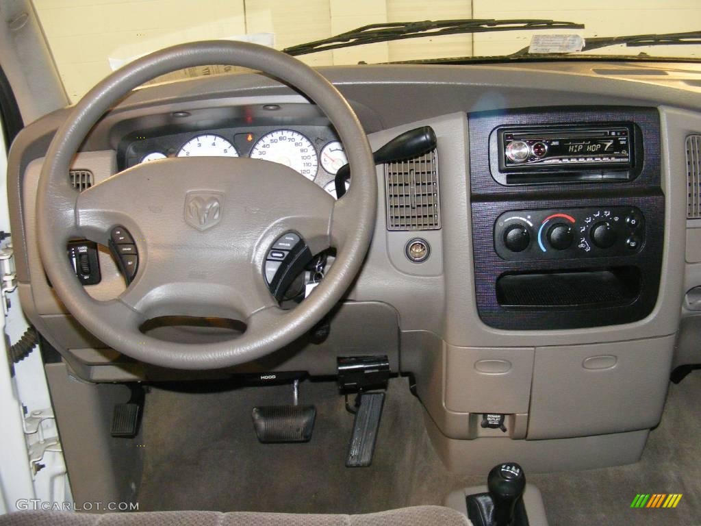 2003 Ram 1500 SLT Quad Cab 4x4 - Bright White / Dark Slate Gray photo #10