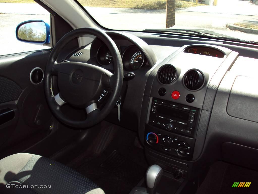 2007 Aveo 5 LS Hatchback - Bright Blue / Charcoal Black photo #11