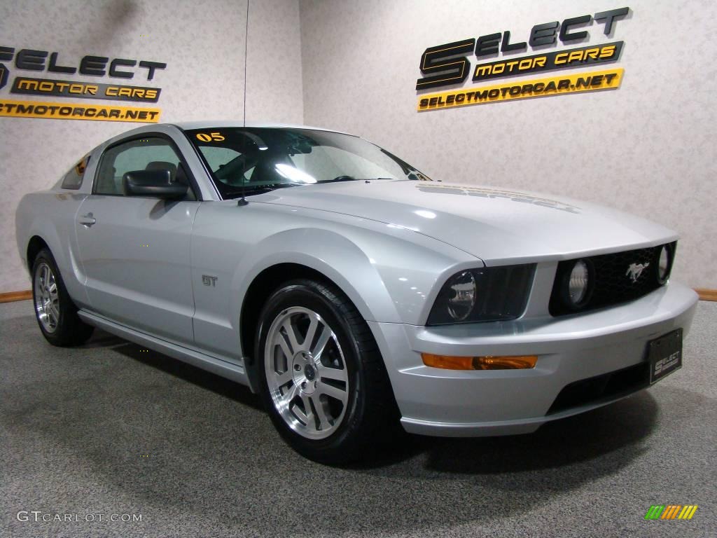 2005 Mustang GT Premium Coupe - Satin Silver Metallic / Light Graphite photo #3