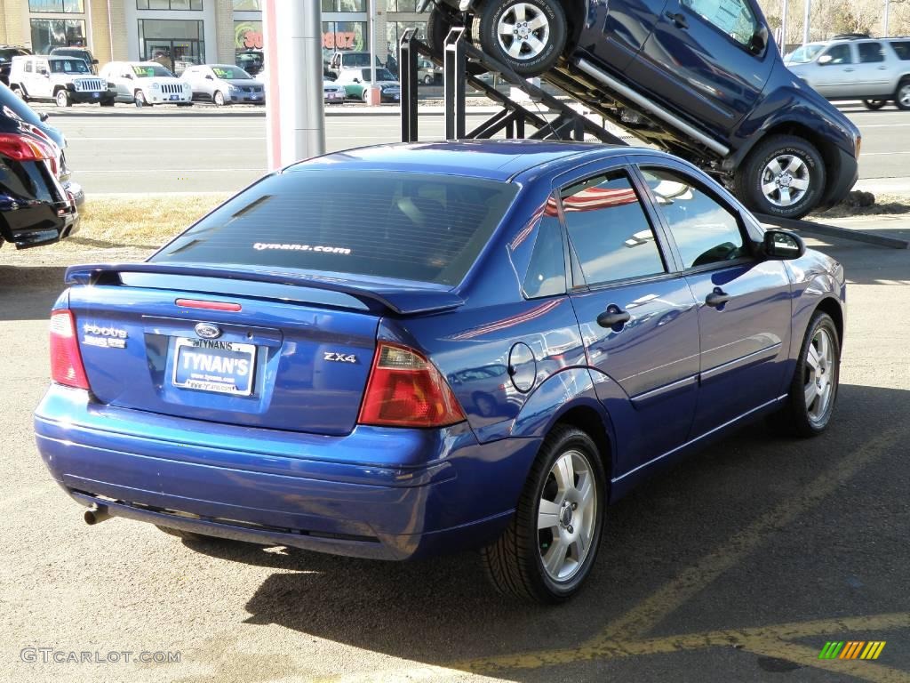 2005 Focus ZX4 SES Sedan - Sonic Blue Metallic / Dark Flint/Light Flint photo #6