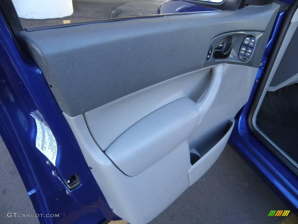 2005 Focus ZX4 SES Sedan - Sonic Blue Metallic / Dark Flint/Light Flint photo #12