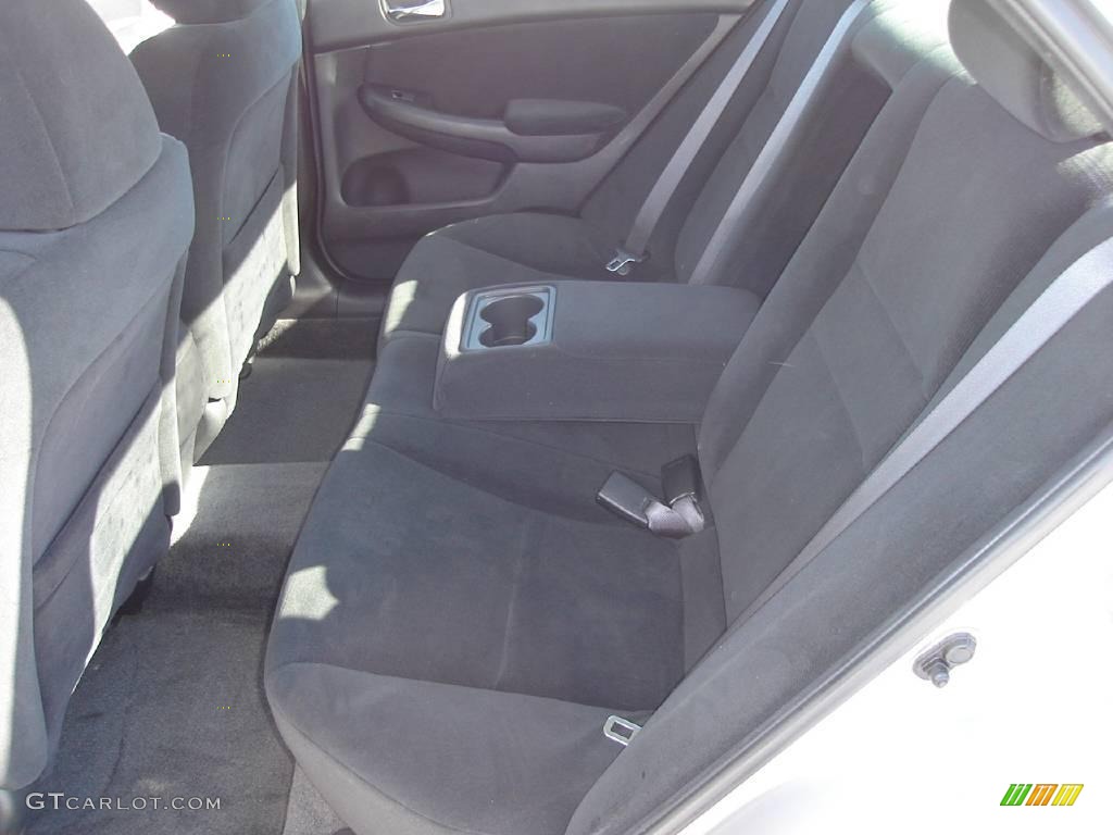 2006 Accord LX Sedan - Alabaster Silver Metallic / Black photo #13
