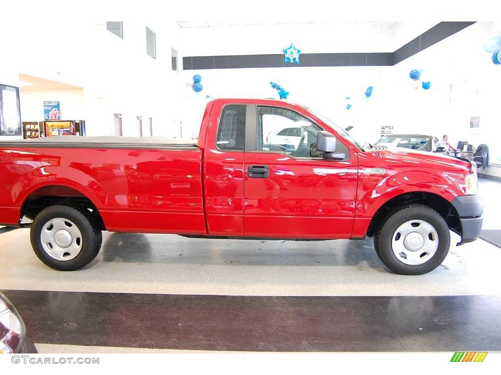 2007 F150 XL Regular Cab - Bright Red / Medium Flint photo #8