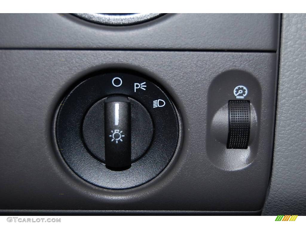 2007 F150 XL Regular Cab - Bright Red / Medium Flint photo #27