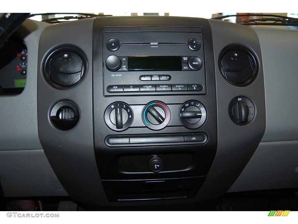 2007 F150 XL Regular Cab - Bright Red / Medium Flint photo #30