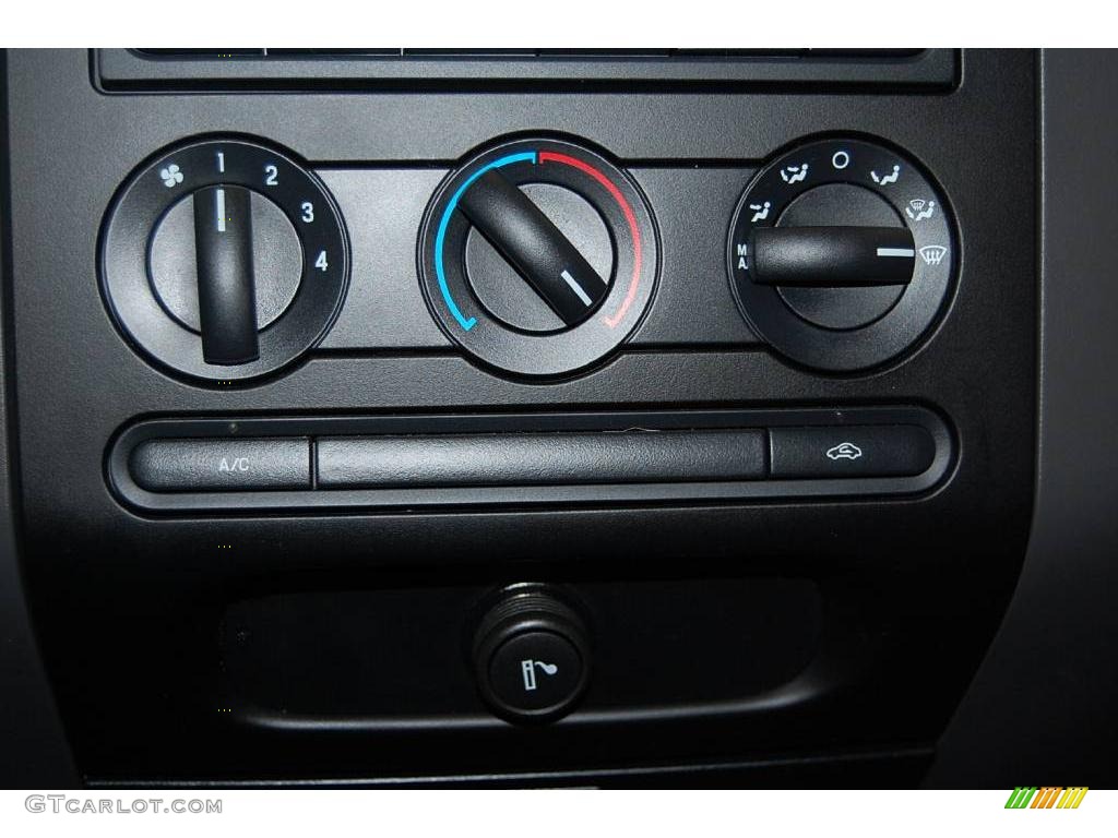 2007 F150 XL Regular Cab - Bright Red / Medium Flint photo #32