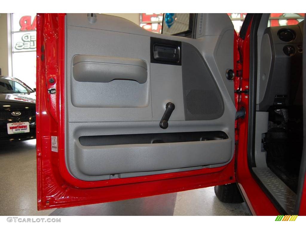 2007 F150 XL Regular Cab - Bright Red / Medium Flint photo #38