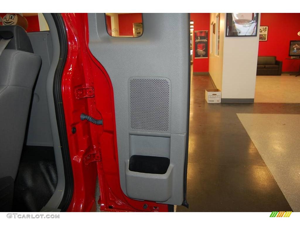 2007 F150 XL Regular Cab - Bright Red / Medium Flint photo #39