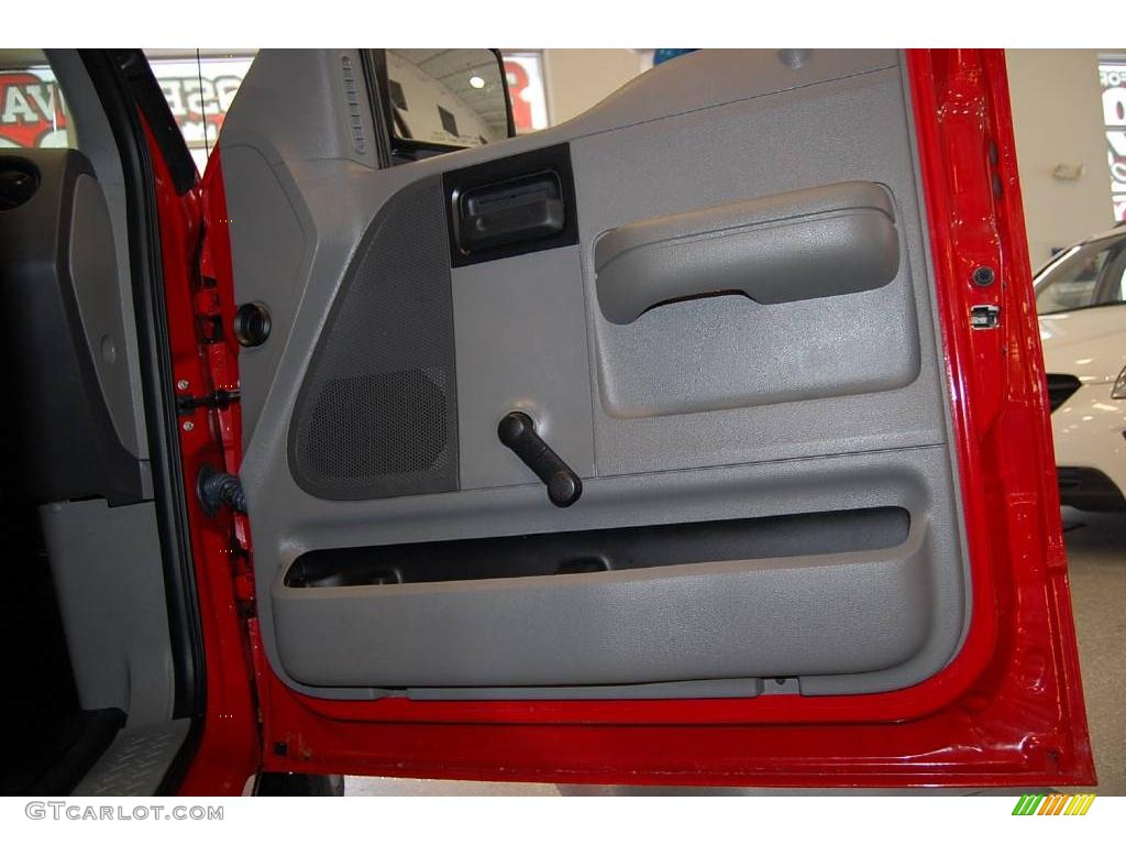 2007 F150 XL Regular Cab - Bright Red / Medium Flint photo #41