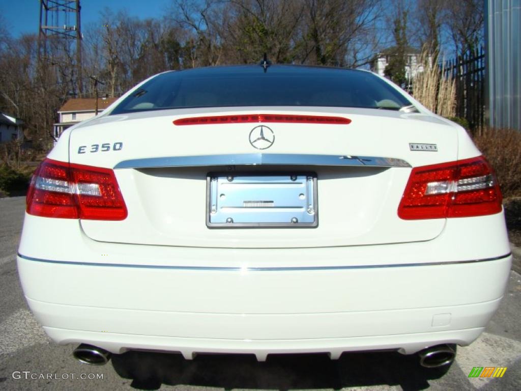 2010 E 350 Coupe - Arctic White / Almond Beige photo #5