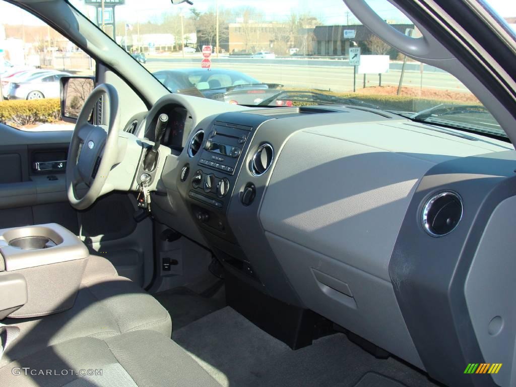 2004 F150 XLT Regular Cab 4x4 - True Blue Metallic / Dark Flint photo #15