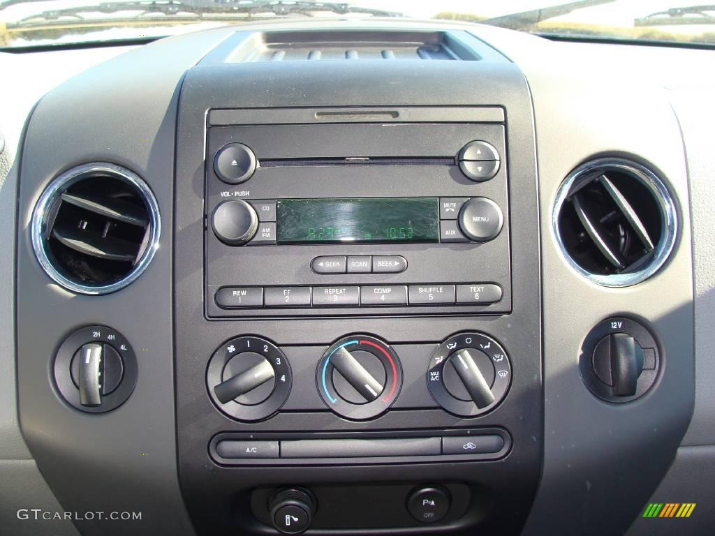 2004 F150 XLT Regular Cab 4x4 - True Blue Metallic / Dark Flint photo #19