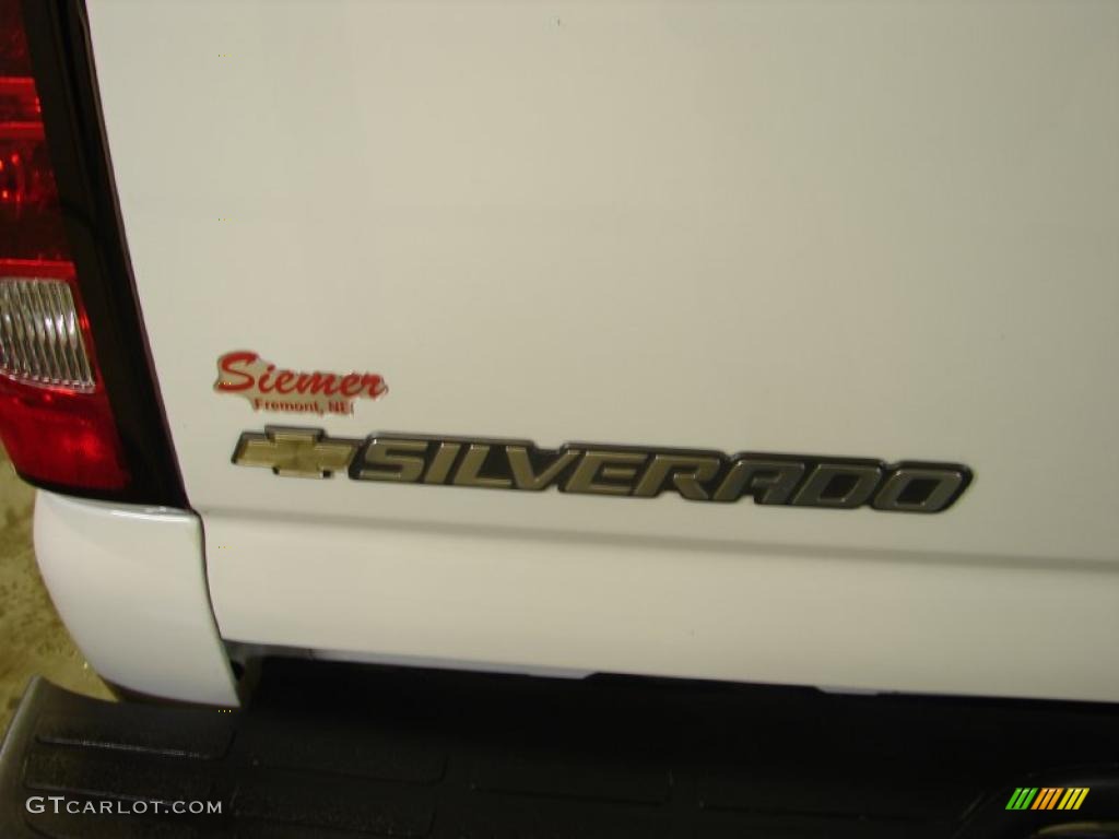 2004 Silverado 1500 LS Extended Cab 4x4 - Summit White / Dark Charcoal photo #20
