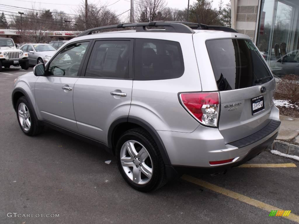 2009 Forester 2.5 X Premium - Spark Silver Metallic / Black photo #4