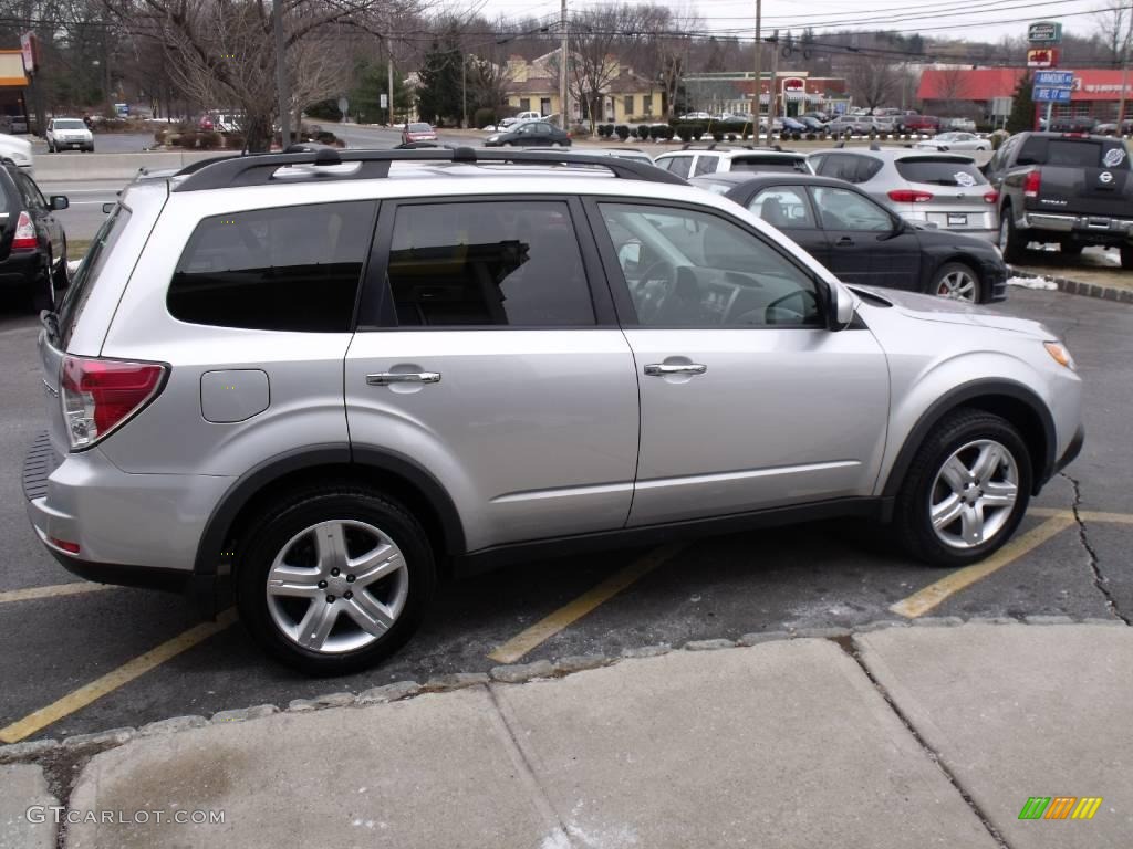 2009 Forester 2.5 X Premium - Spark Silver Metallic / Black photo #7