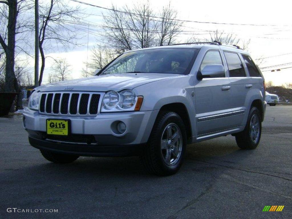 2007 Grand Cherokee Overland 4x4 - Bright Silver Metallic / Medium Slate Gray photo #3