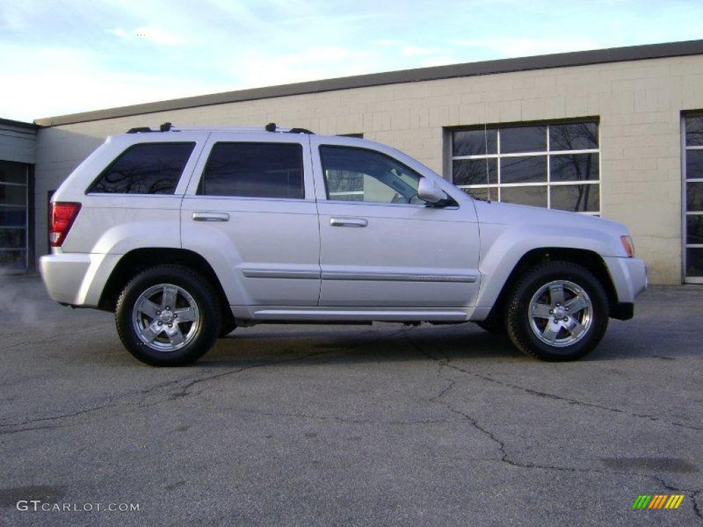 2007 Grand Cherokee Overland 4x4 - Bright Silver Metallic / Medium Slate Gray photo #8