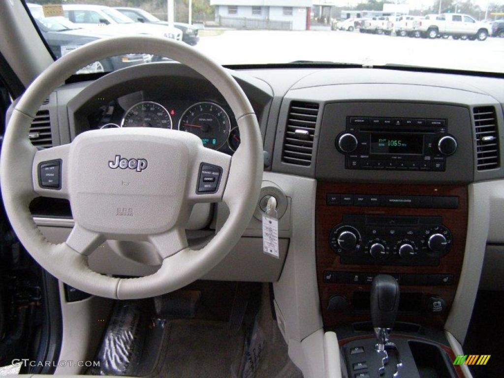 2007 Grand Cherokee Limited - Steel Blue Metallic / Dark Khaki/Light Graystone photo #11