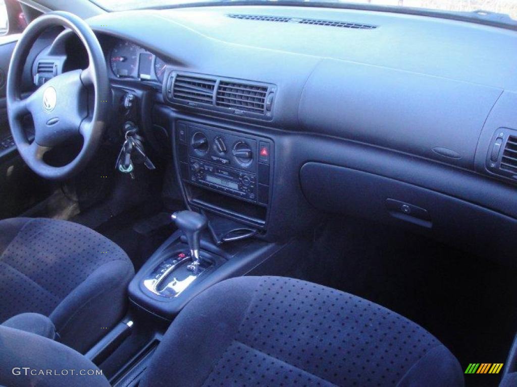 1998 Passat GLS 1.8T Sedan - Colorado Red / Black photo #9