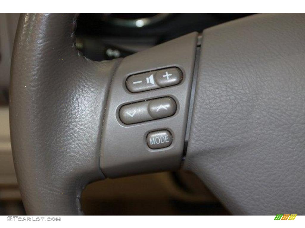 2006 RX 330 AWD - Crystal White Pearl / Light Gray photo #17