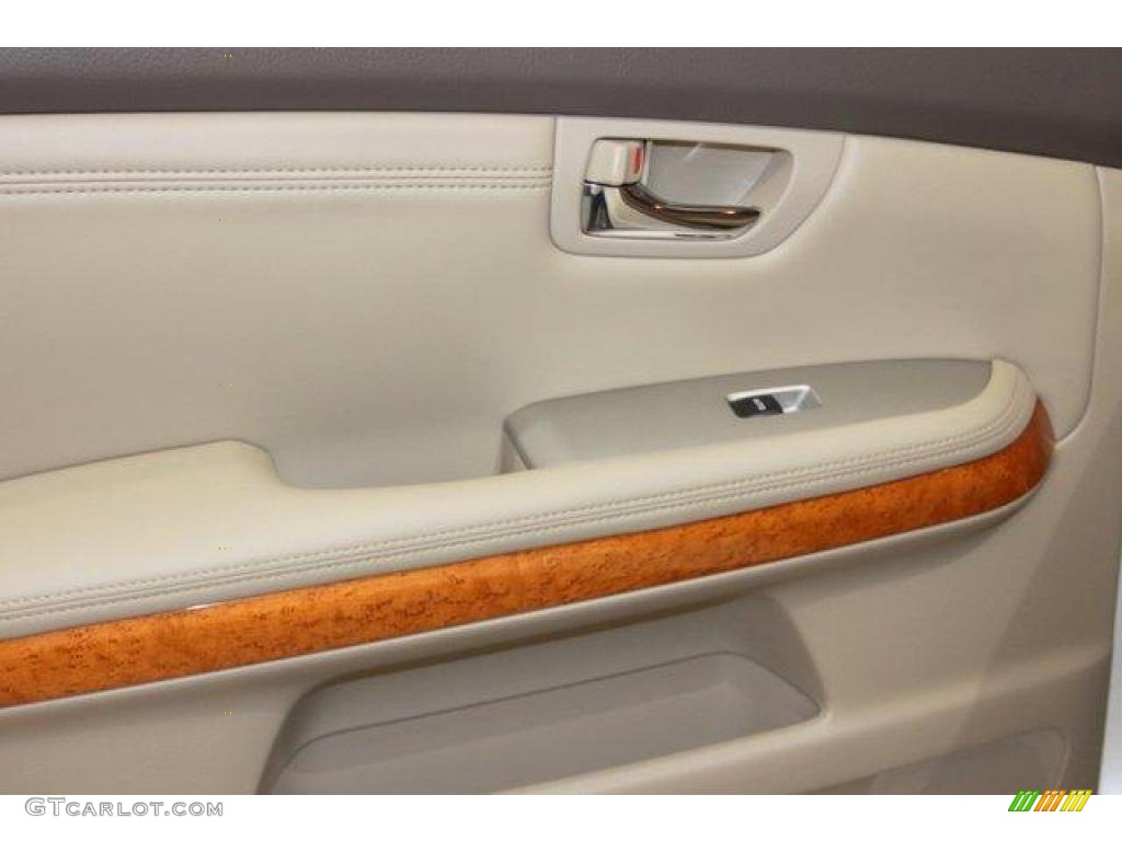 2006 RX 330 AWD - Crystal White Pearl / Light Gray photo #25