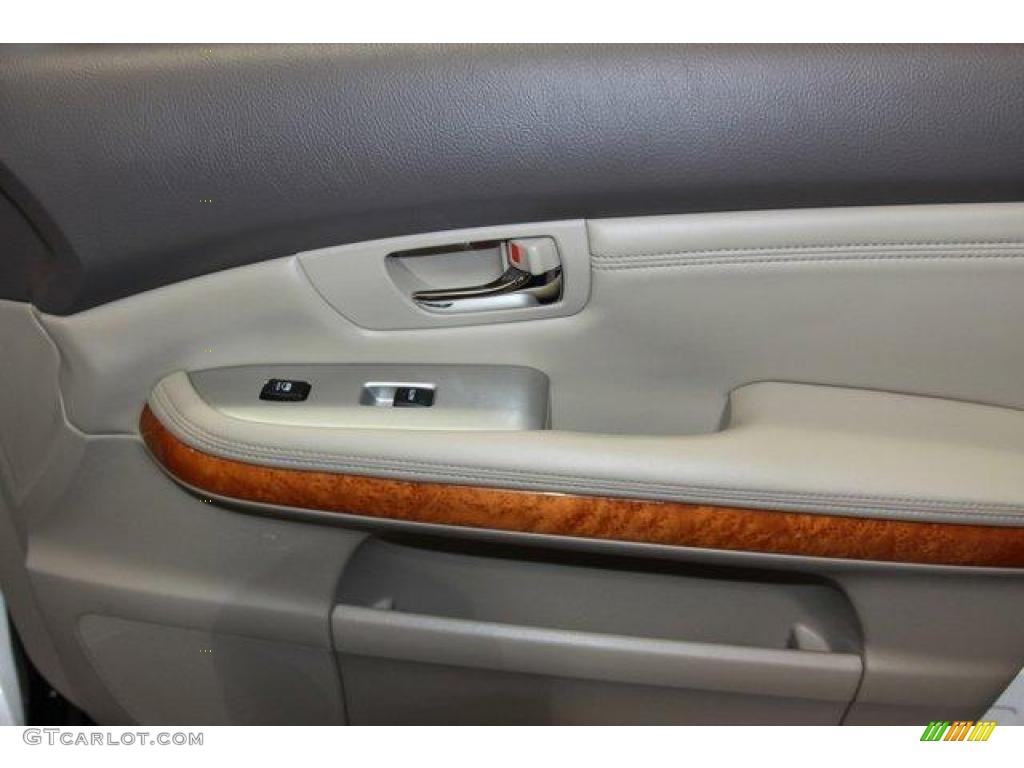 2006 RX 330 AWD - Crystal White Pearl / Light Gray photo #36