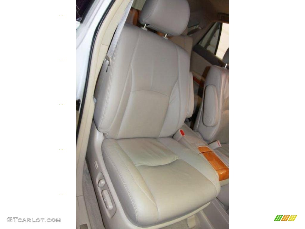 2006 RX 330 AWD - Crystal White Pearl / Light Gray photo #39