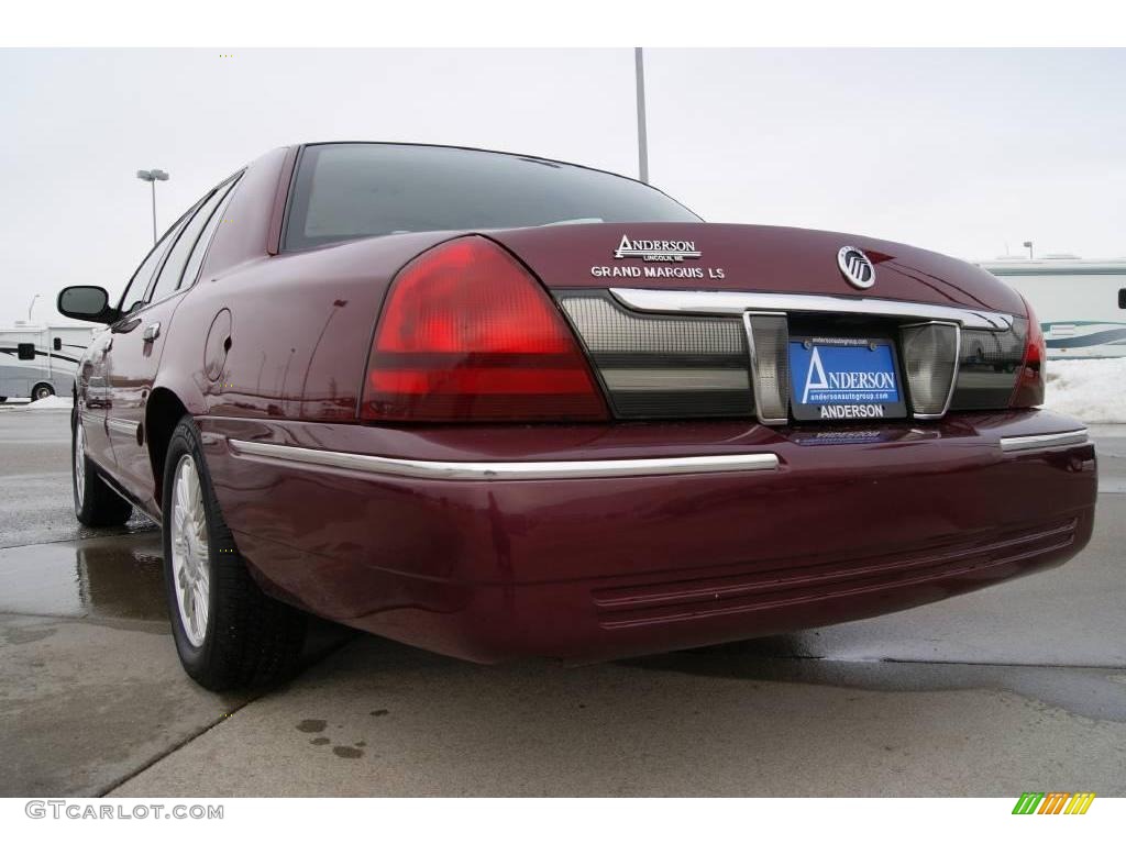 2009 Grand Marquis LS Ultimate Edition - Dark Toreador Red Metallic / Light Camel photo #9