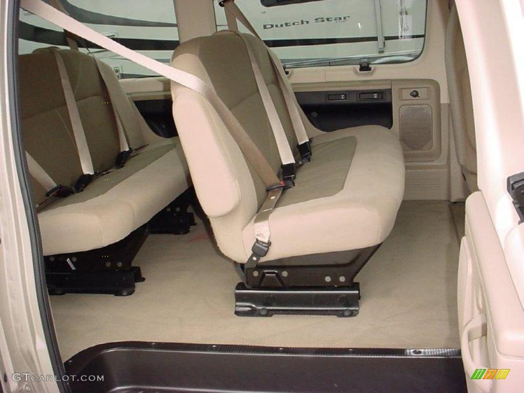 2009 E Series Van E350 Super Duty XLT Extended Passenger - Pueblo Gold Metallic / Medium Pebble photo #13