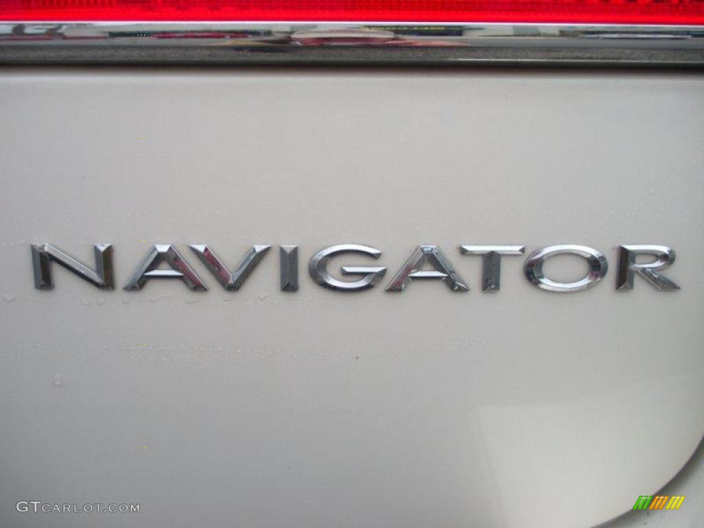 2007 Lincoln Navigator Luxury Marks and Logos Photos