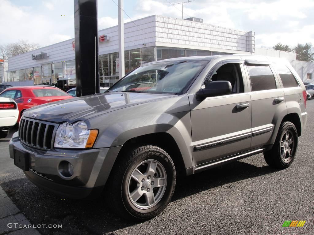 2007 Grand Cherokee Laredo 4x4 - Mineral Gray Metallic / Khaki photo #1