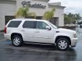 2007 White Diamond Cadillac Escalade   photo #17