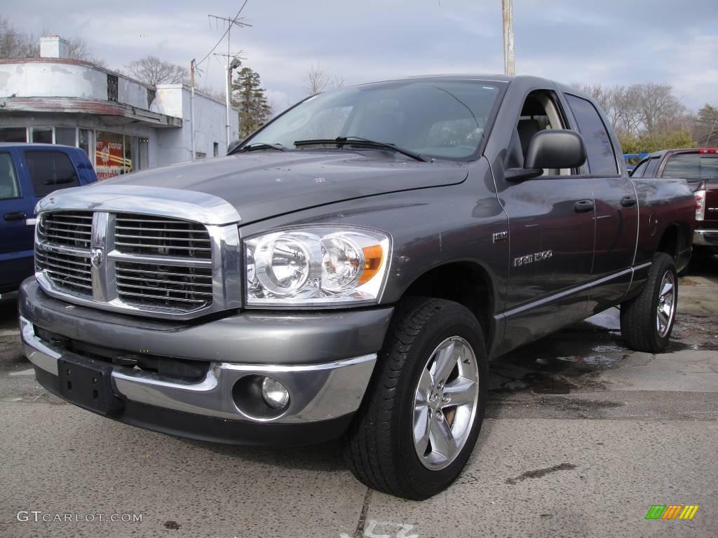 2007 Ram 1500 ST Quad Cab 4x4 - Mineral Gray Metallic / Khaki Beige photo #1