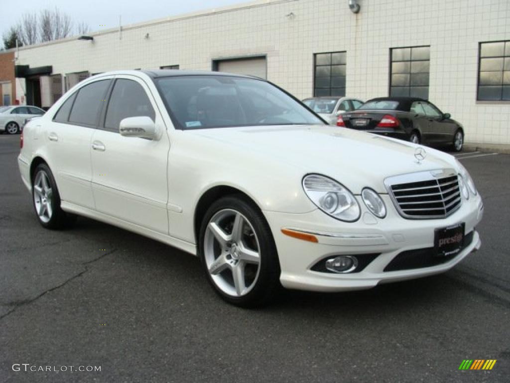2008 E 350 4Matic Sedan - Arctic White / Black photo #3