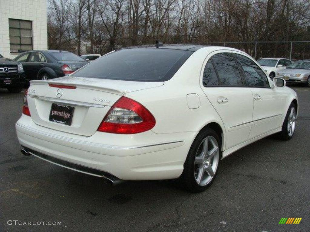 2008 E 350 4Matic Sedan - Arctic White / Black photo #4